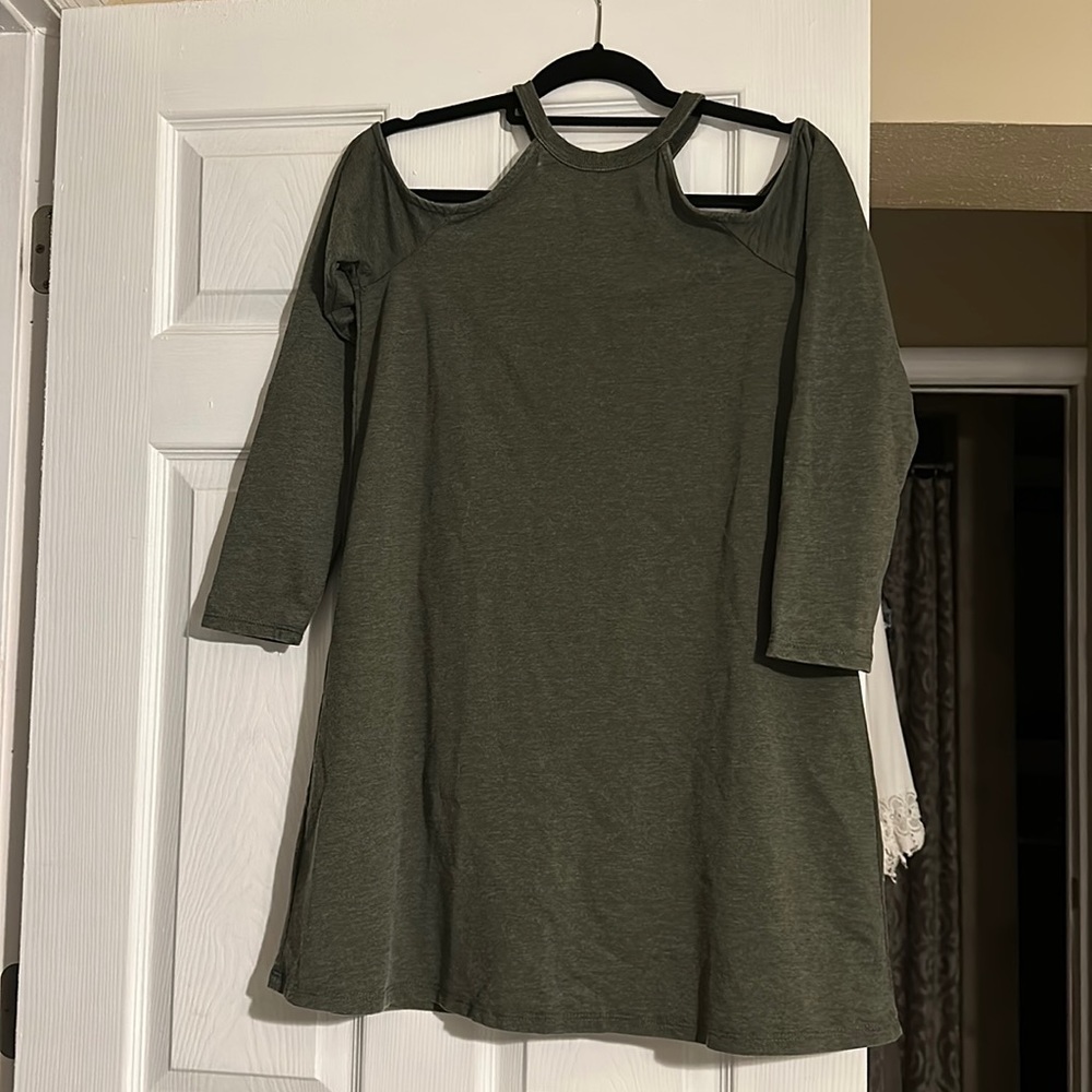 Z Supply open shoulder long sleeve dress. NWT! Never worn.